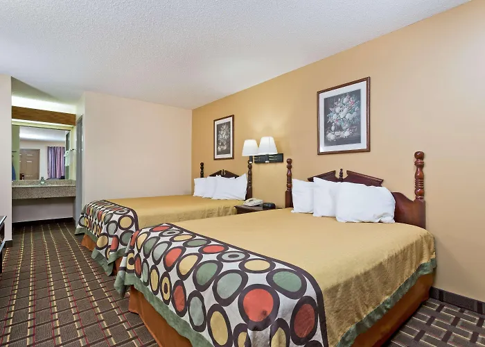 Super 8 By Wyndham Franklin Hwy 31
