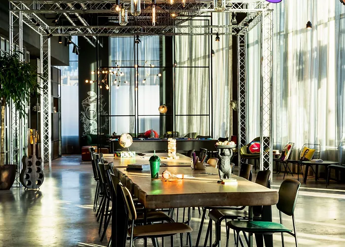 Moxy Glasgow Sec