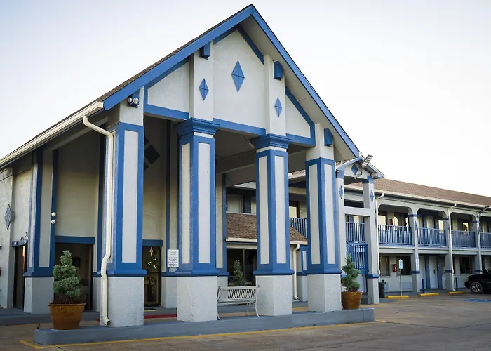 Travelers Inn