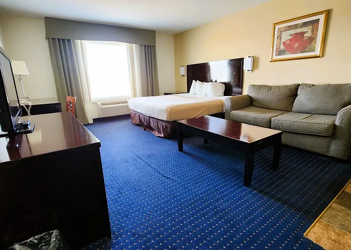 Fairbridge Inn & Suites Canadian