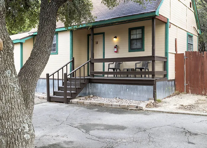 The Claire Hotel