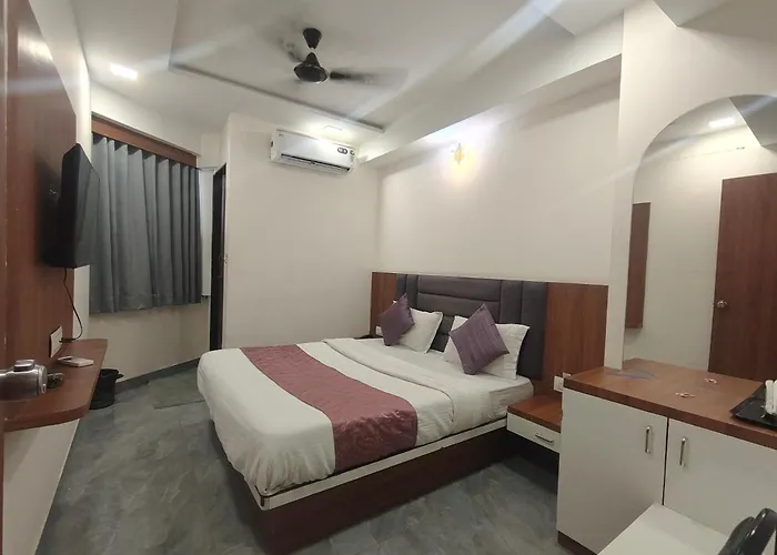 Hotel Earth Inn, Subhash Bridge, Rto Circle, Ahmedabad