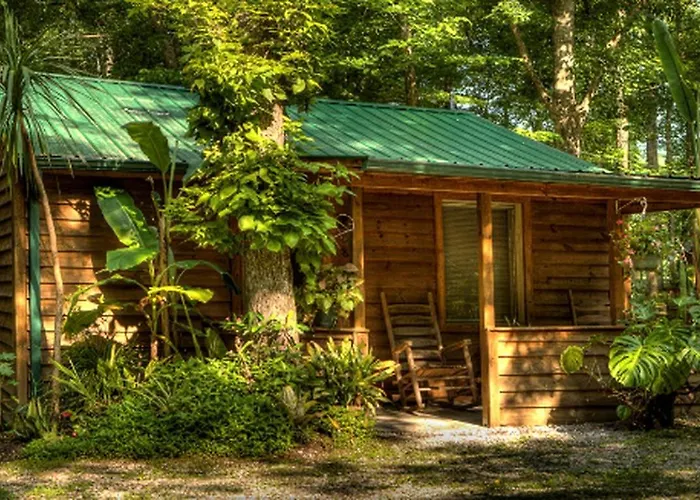 Luxurious And Modern One-Bedroom Cabin Rentals For Two In Somerset, Kentucky
