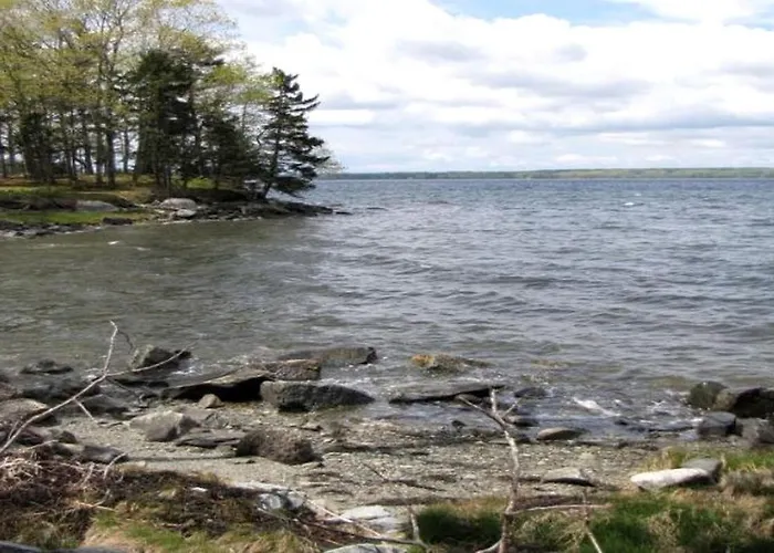 Waterfront Cottage Rental On Union River Bay Near Bar Harbor, Maine