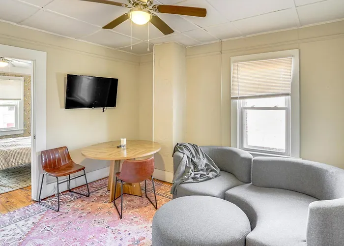 Walk To Dtwn Hudson: Cozy Upstate Apartment