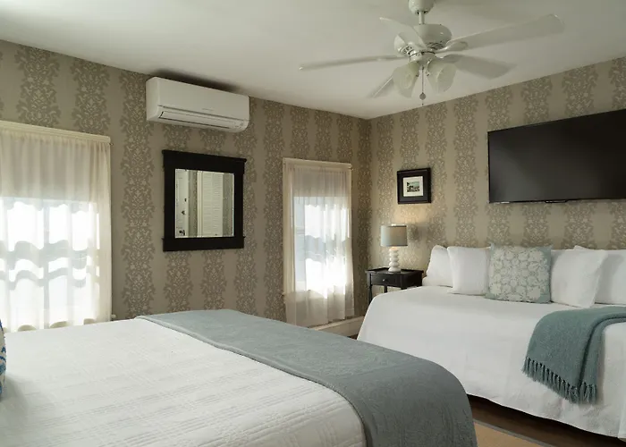 The Carroll Villa Hotel