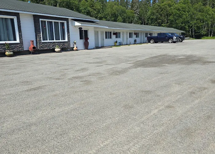 White Fang Motel Wawa