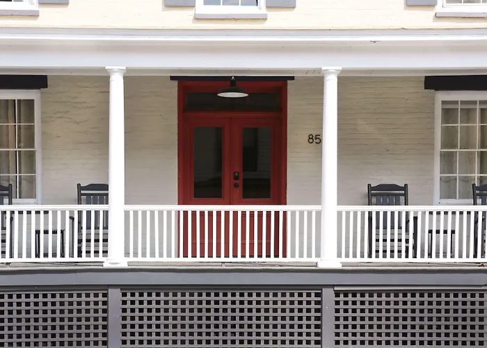 Kingston Carriage House