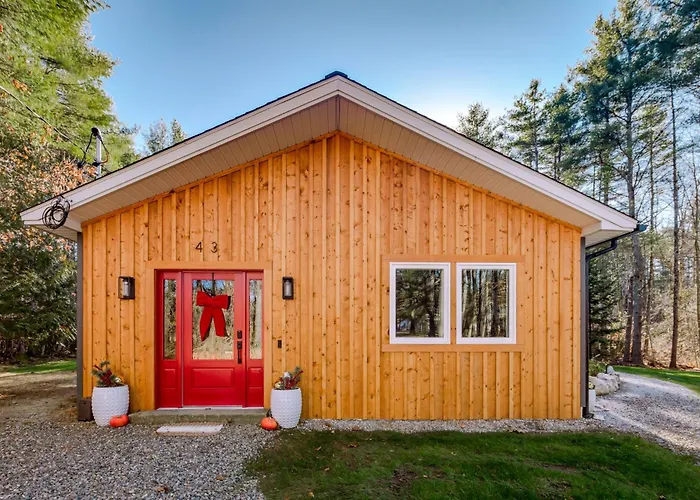 Modern Gem On 15 Acres, 5 Mi To Old Orchard Beach!