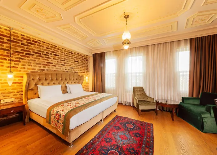 Azade Premier Hotel