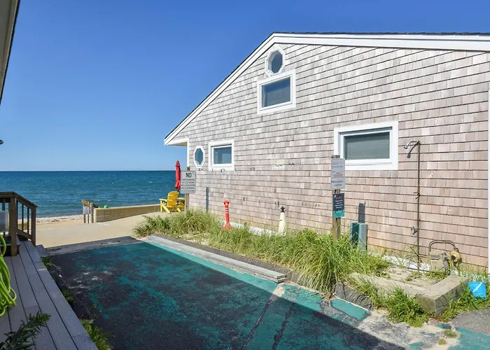 12218 - Beautiful Views Of Cape Cod Bay Access To Private Beach Easy Access To P-Town