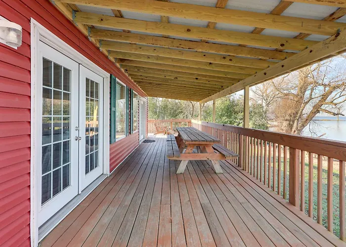 Private Beach & Sport Court! Home On Oneida Lake