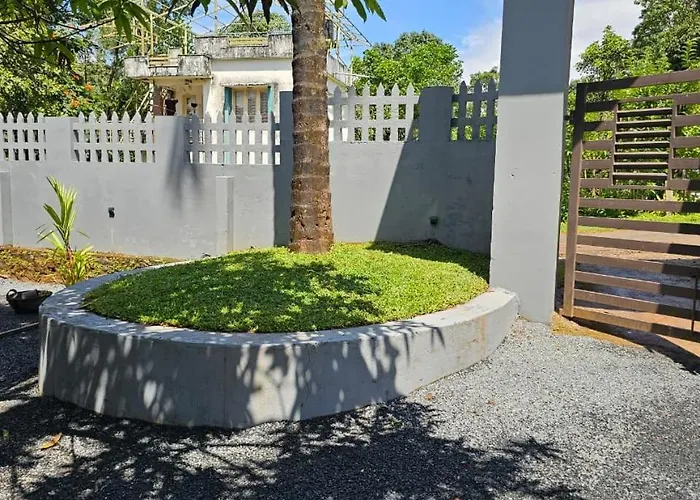 Mount Wave Holiday Pool Villa