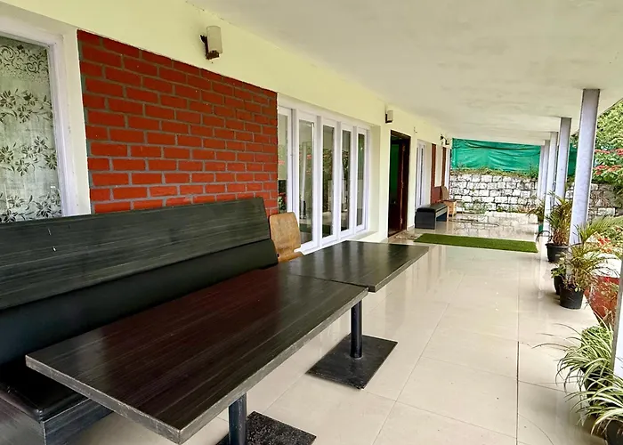 Nilgiris Inn