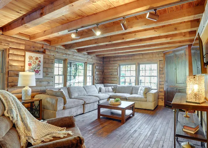 Kentucky Lake Access! Family Log Cabin W/ Deck