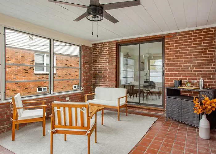 Elegant Spacious Retreat Perfect For Families