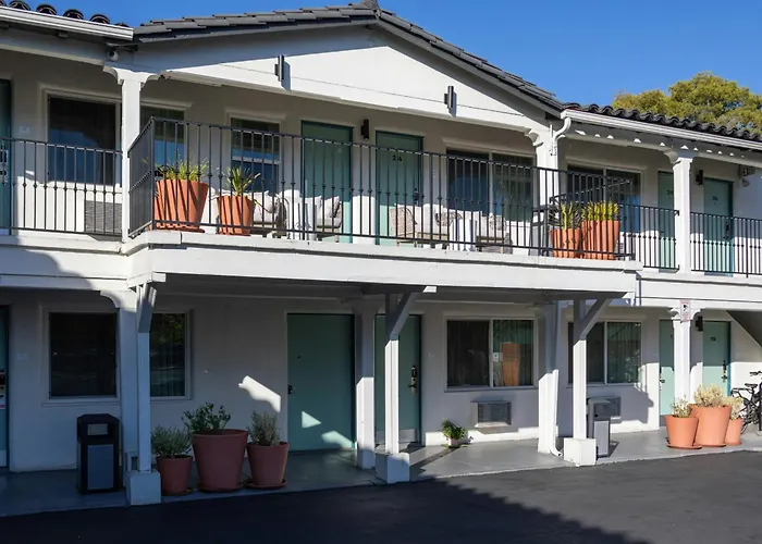 Leland Hotel