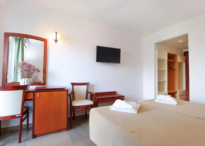 Three Stars Beach Hotel