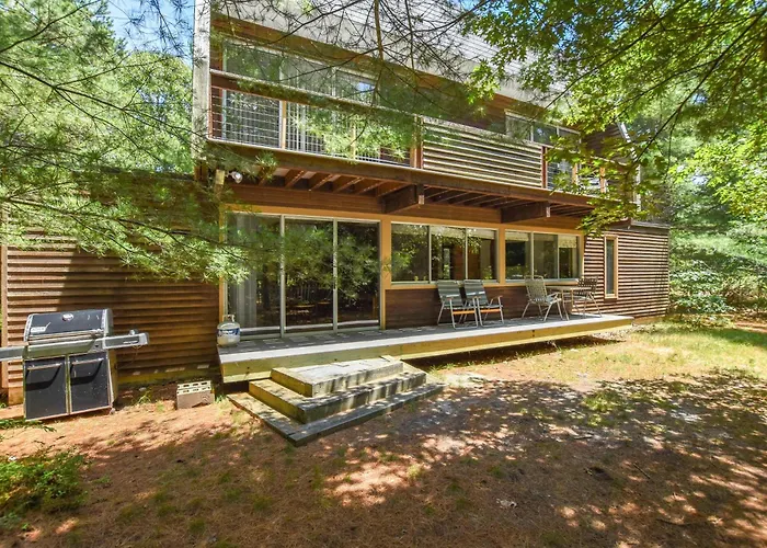 Architectural Modern Home 5 Mins To Beach
