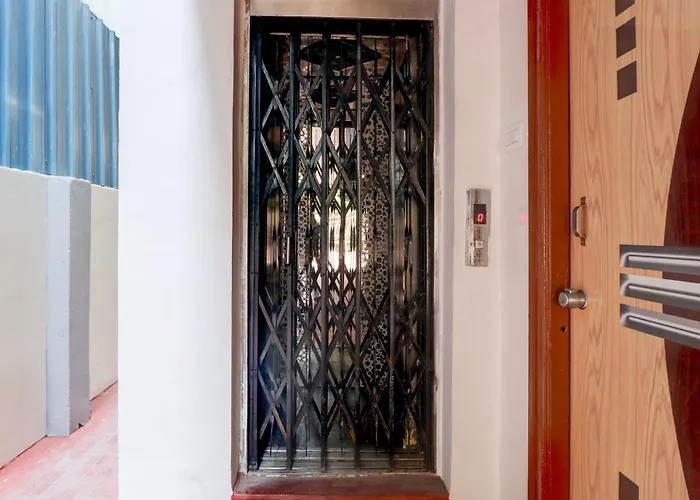 Super Collection O Sri Balaji Luxury Rooms