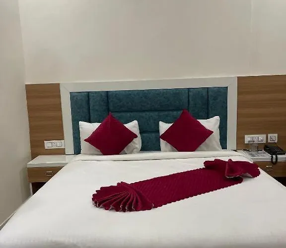 Hotel Apple Rose Near Harish Dhaba