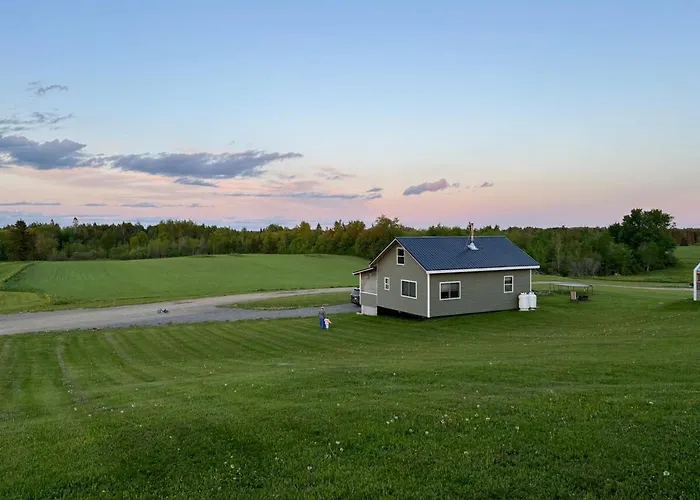 Cute 3 Bedroom Cabin On A Farm