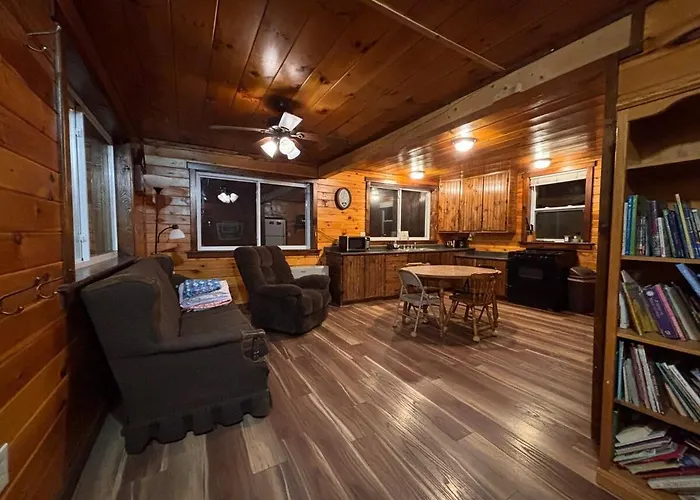 Cute 3 Bedroom Cabin On A Farm