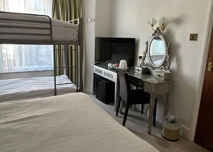 Keats Green Hotel