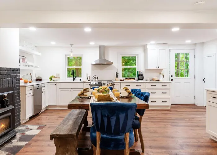 The Stillwater House By Avantstay