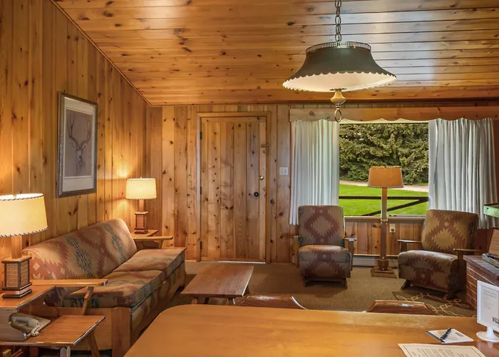 El Western Cabins & Lodges