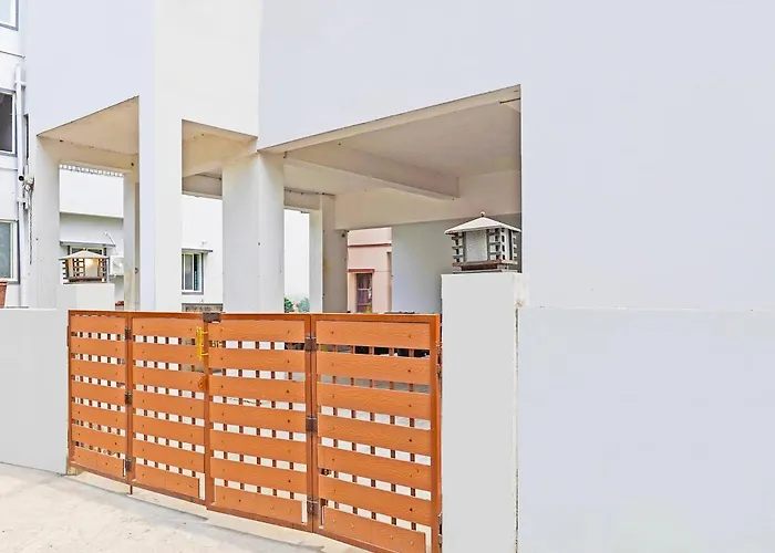 Hotel O Sholinganallur Near Anjaneya Temple