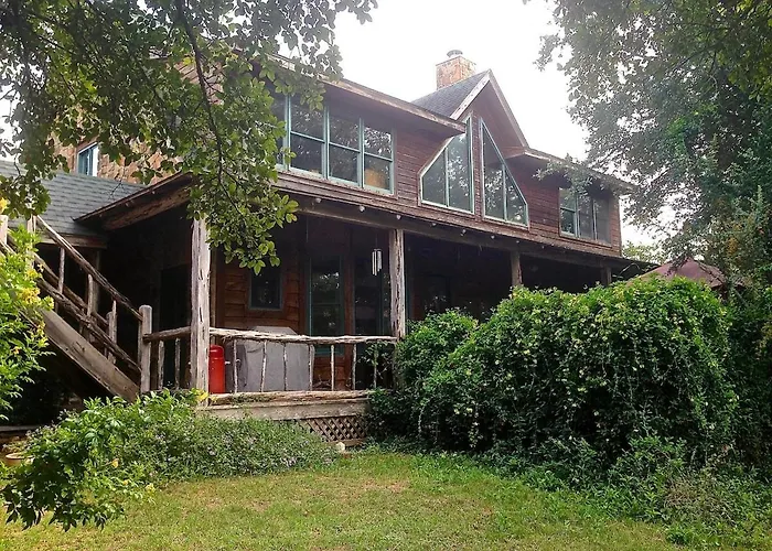 Beautiful Hill Country Hideaway