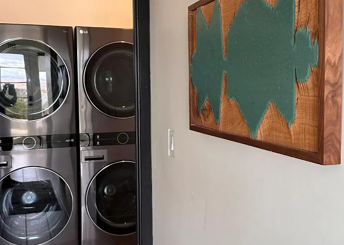 2Br Red Rock Retreat | Near Zion + Sand Hollow
