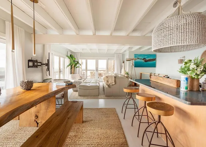 Surfside Villa By Rove Travel - Oceanfront Home With Hot Tub