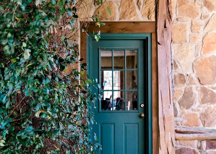 Beautiful Hill Country Hideaway