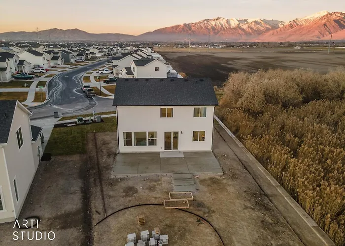 Utah County Lake View Retreat