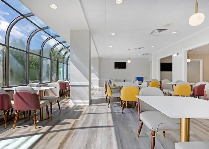 The Lux Hotel & Conference Center, An Ascend Collection Hotel