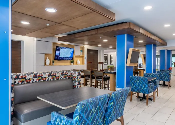 Holiday Inn Express & Suites Macon - I-475 By Ihg