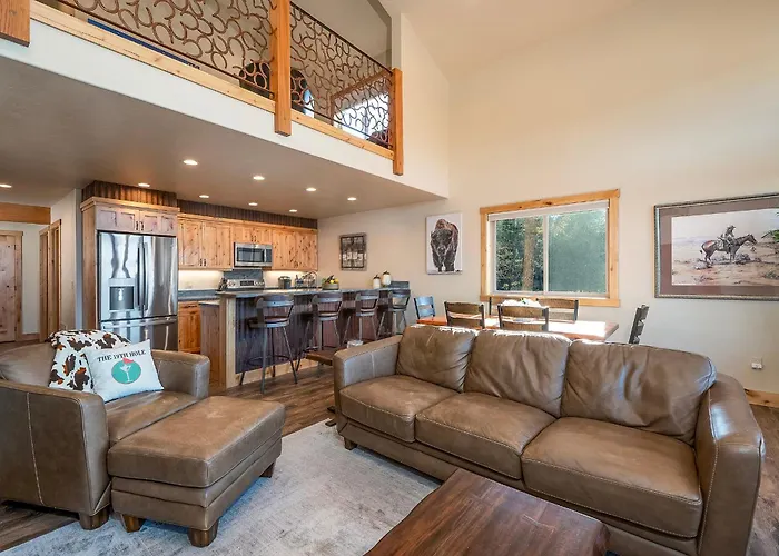 4 King Beds W Ensuites Double The Living Space!