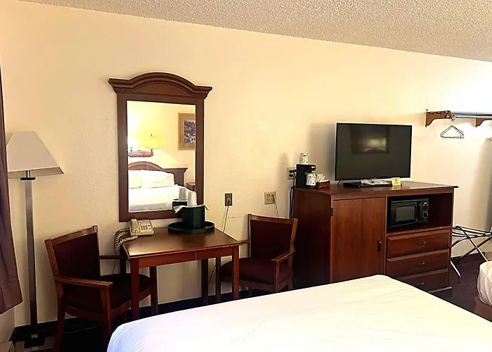 Lone Tree Inn