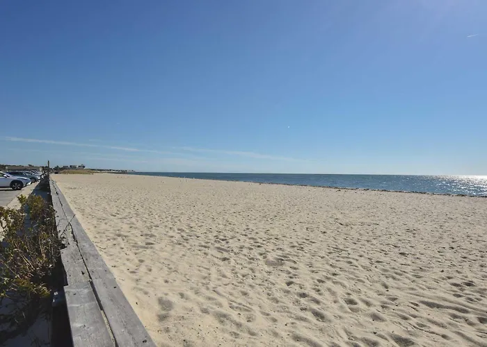 Mins To Beach & Town Great Outdoor Space