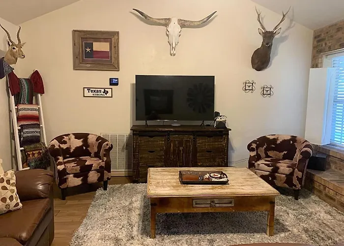 Kerrville Hidden Gem With Firepit And Grill - Great Location