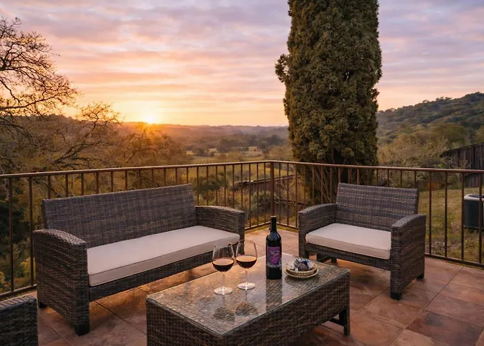 Healdsburg Wine Country Escape With Tasting Perks & Vineyard Views
