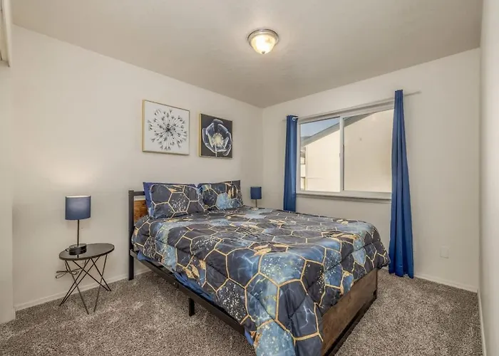 The Corbin Park Cozy Corner- Post Falls Modern Townhome