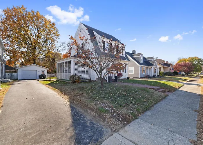 Luxe Retreat Home @ Griffith Ave - Prime Location ➠ 524W