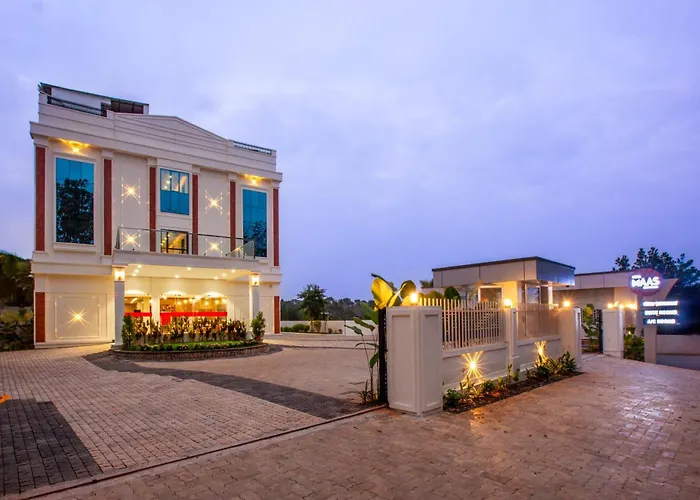 Hotel Maas Residency