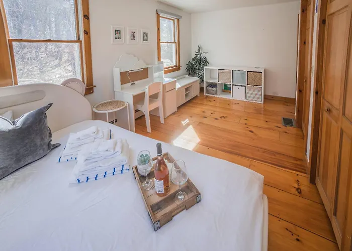 6 Cabral Farm Rd