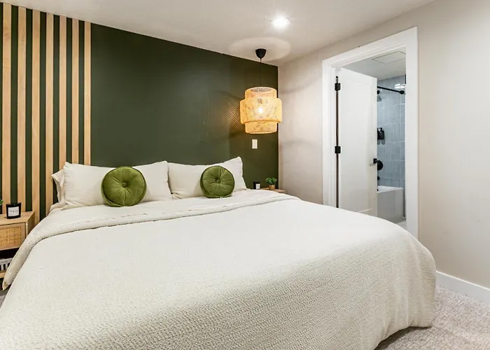 Modern Style Home, Near Expo, Rsl Stadium, Skiing