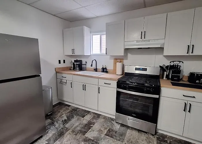 Oswego 2Br Ground-Floor Apt Near Suny, Walk To Downtown & Lake Ontario