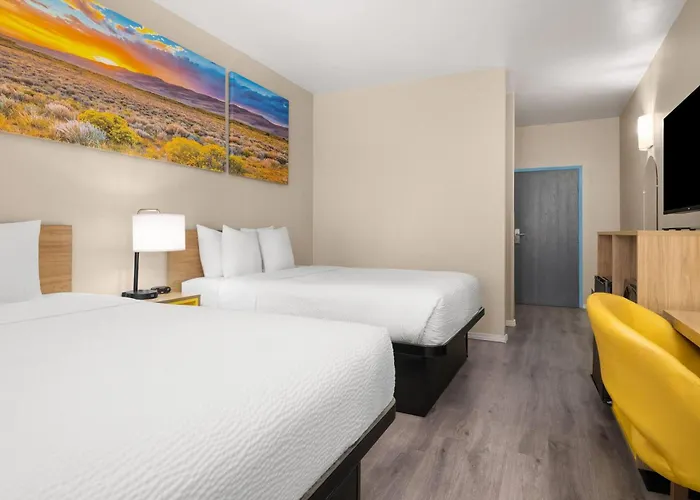 Days Inn & Suites By Wyndham Airport Albuquerque